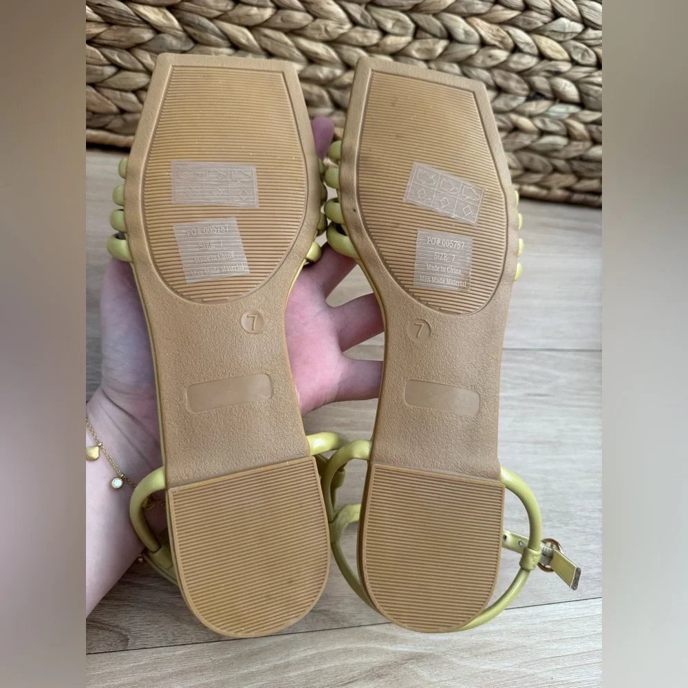 NWB! Journee Collection Lyddea Buckle Multi Strap Sandal Olive